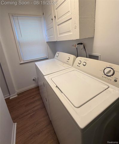 13681 Hendricks Avenue, Warren, MI 48089