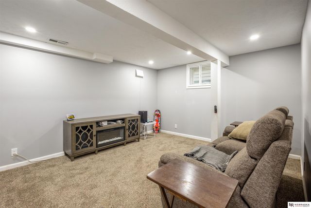 2932 Fontenelle Boulevard, Omaha, NE 68104