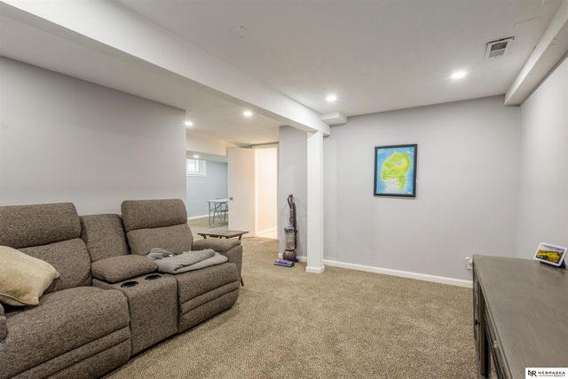 2932 Fontenelle Boulevard, Omaha, NE 68104