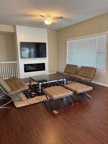 1625 E Woodbrook Ln, Derby, KS 67037