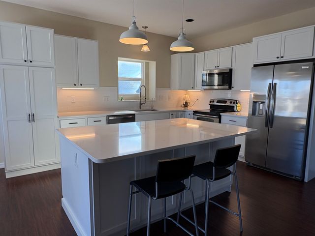 1625 E Woodbrook Ln, Derby, KS 67037