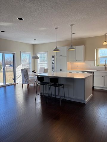 1625 E Woodbrook Ln, Derby, KS 67037