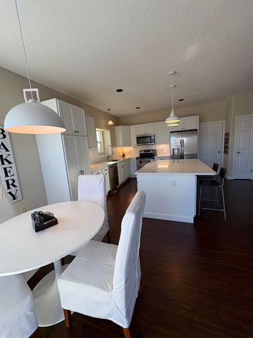 1625 E Woodbrook Ln, Derby, KS 67037