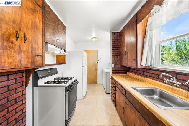 1462 155Th Ave, Ashland, CA 94578