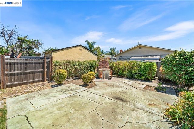 1462 155Th Ave, Ashland, CA 94578