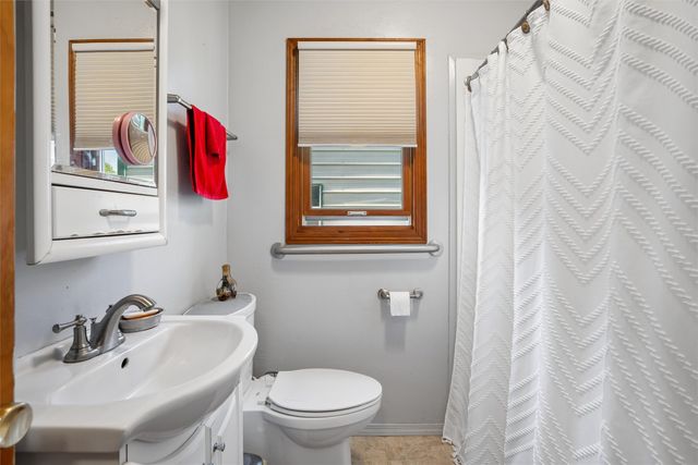 204 N 12th Street, Guthrie Center, IA 50115