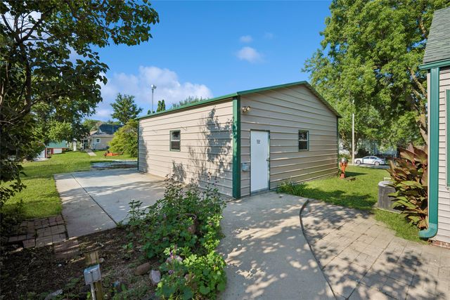 204 N 12th Street, Guthrie Center, IA 50115