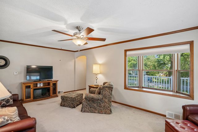 204 N 12th Street, Guthrie Center, IA 50115