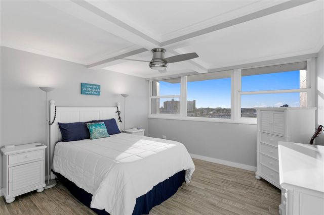 500 TREASURE ISLAND CAUSEWAY 704, Treasure Island, FL 33706