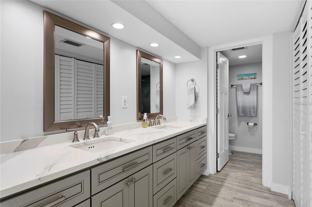 500 TREASURE ISLAND CAUSEWAY 704, Treasure Island, FL 33706