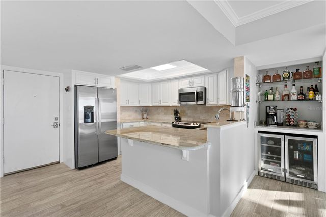 500 TREASURE ISLAND CAUSEWAY 704, Treasure Island, FL 33706