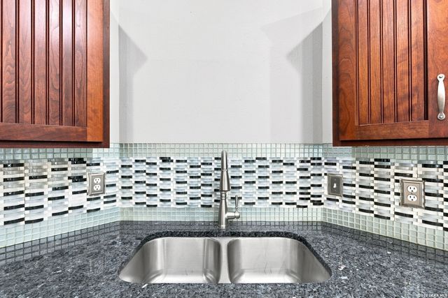 8730 Iliad, Universal City, TX 78148