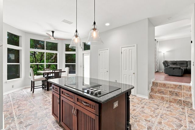 8730 Iliad, Universal City, TX 78148