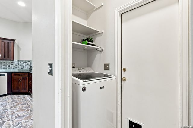 8730 Iliad, Universal City, TX 78148