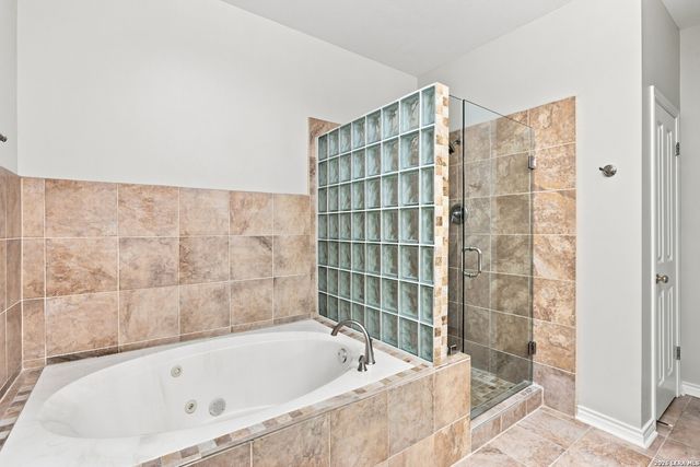 8730 Iliad, Universal City, TX 78148