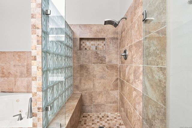 8730 Iliad, Universal City, TX 78148