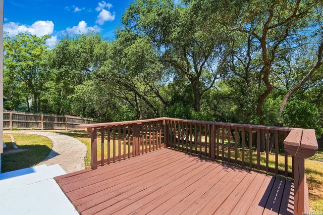 8730 Iliad, Universal City, TX 78148