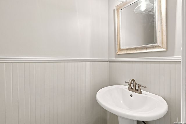 8730 Iliad, Universal City, TX 78148