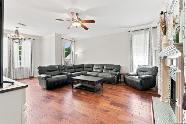 8730 Iliad, Universal City, TX 78148