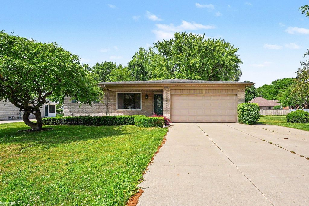 5233 Plymouth Street, Sterling Heights, MI 48310