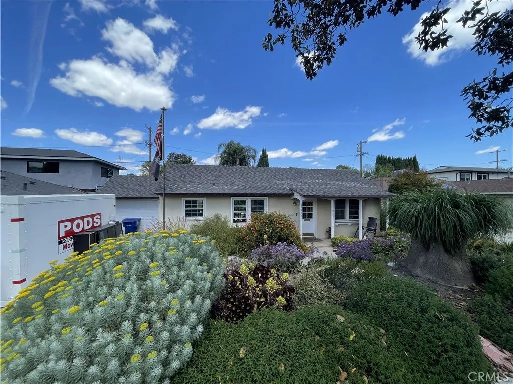 17435 Runnymede Street, Van Nuys, CA 91406