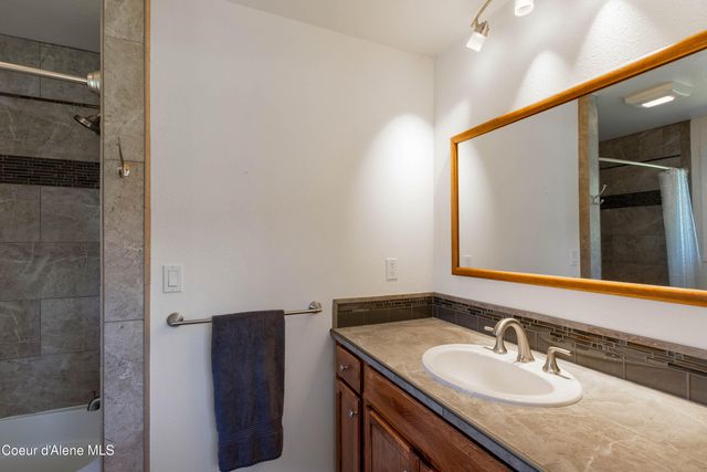 1169 Algoma Spur RD, Sagle, ID 83860