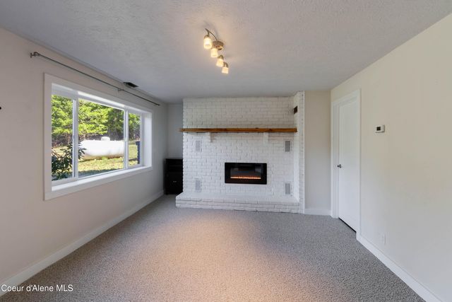 1169 Algoma Spur RD, Sagle, ID 83860