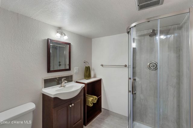 1169 Algoma Spur RD, Sagle, ID 83860