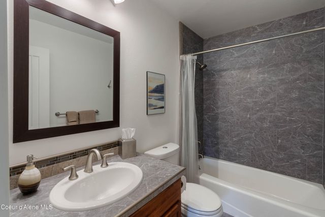 1169 Algoma Spur RD, Sagle, ID 83860