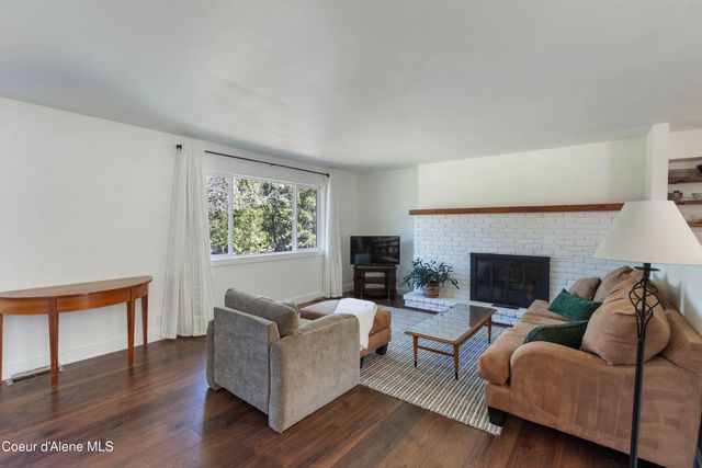 1169 Algoma Spur RD, Sagle, ID 83860