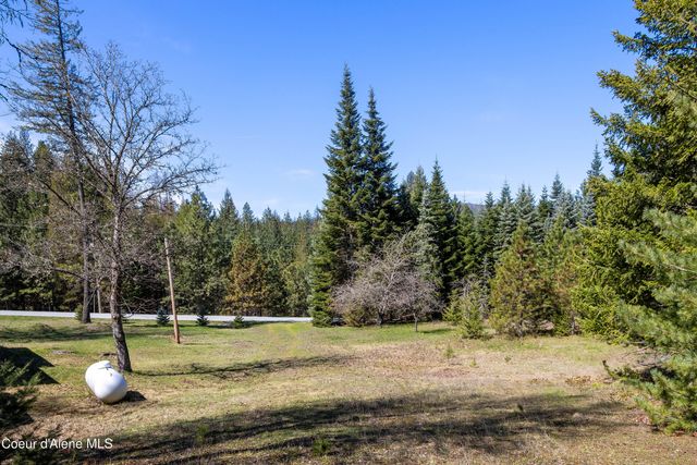 1169 Algoma Spur RD, Sagle, ID 83860