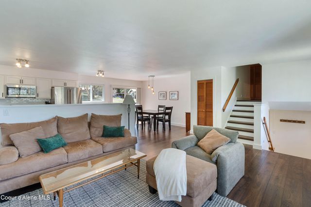 1169 Algoma Spur RD, Sagle, ID 83860