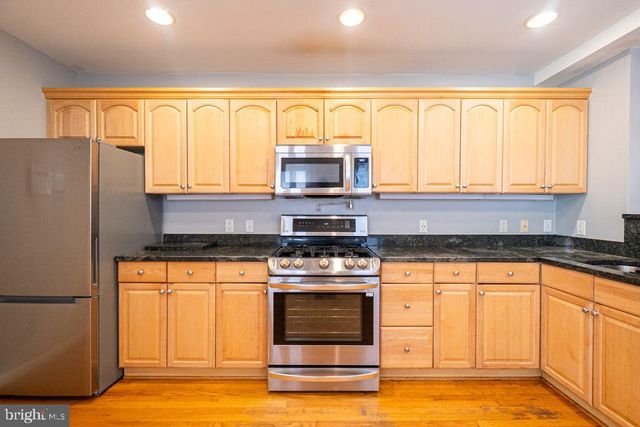 414 S WOLFE ST, Baltimore, MD 21231