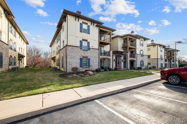 223 Bordeaux Way 223, St Peters, MO 63376