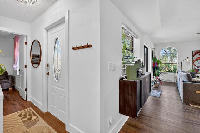 4005 Village Drive B, Delray Beach, FL 33445