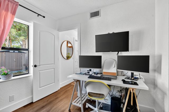 4005 Village Drive B, Delray Beach, FL 33445