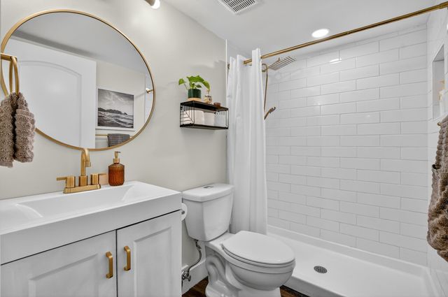 4005 Village Drive B, Delray Beach, FL 33445