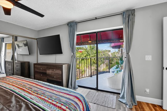 4005 Village Drive B, Delray Beach, FL 33445