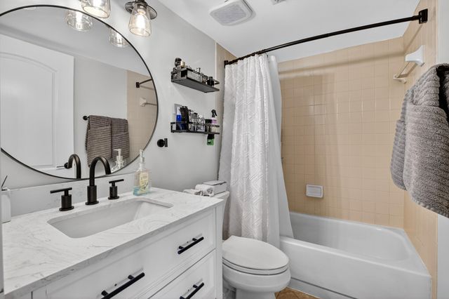 4005 Village Drive B, Delray Beach, FL 33445