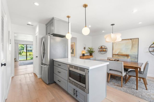 3850 Rio Road 42, Carmel, CA 93923