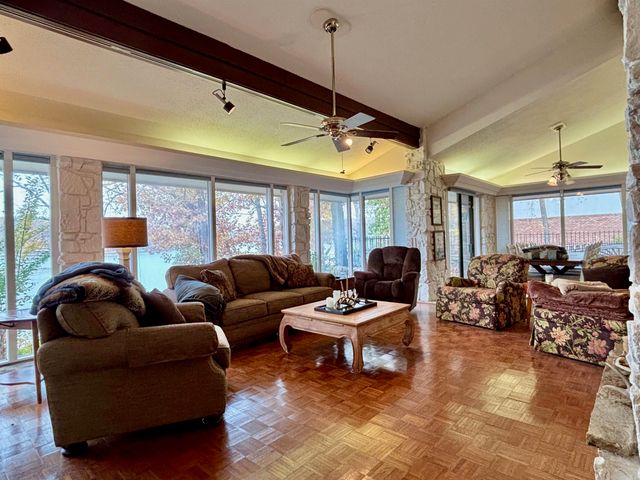 135 Iroquois Dr, Cherokee Village, AR 72529