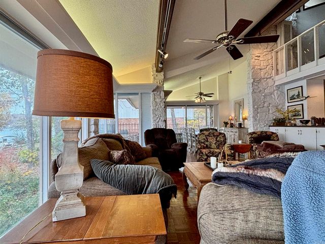 135 Iroquois Dr, Cherokee Village, AR 72529