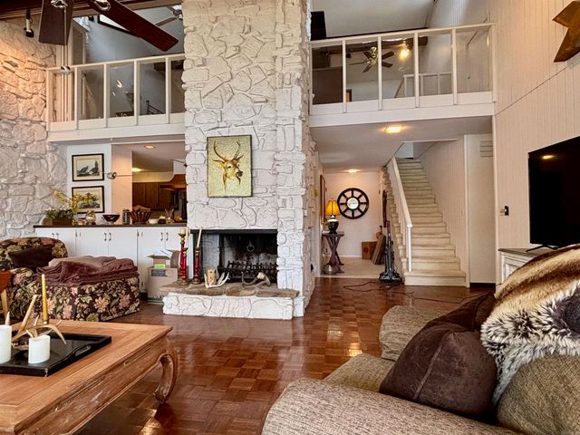 135 Iroquois Dr, Cherokee Village, AR 72529