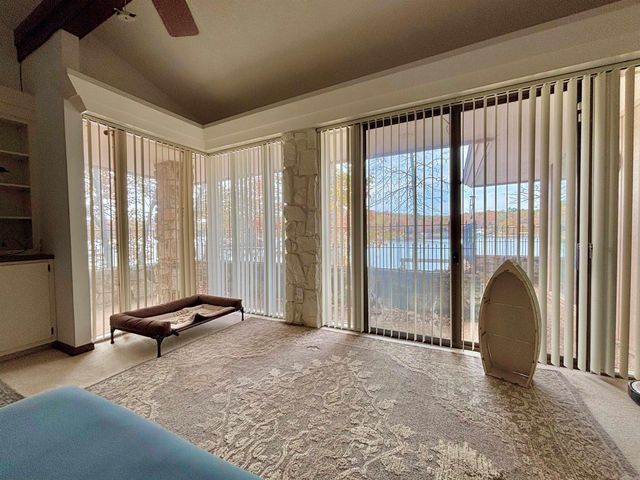 135 Iroquois Dr, Cherokee Village, AR 72529