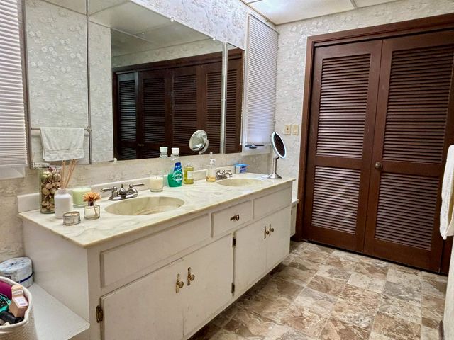 135 Iroquois Dr, Cherokee Village, AR 72529