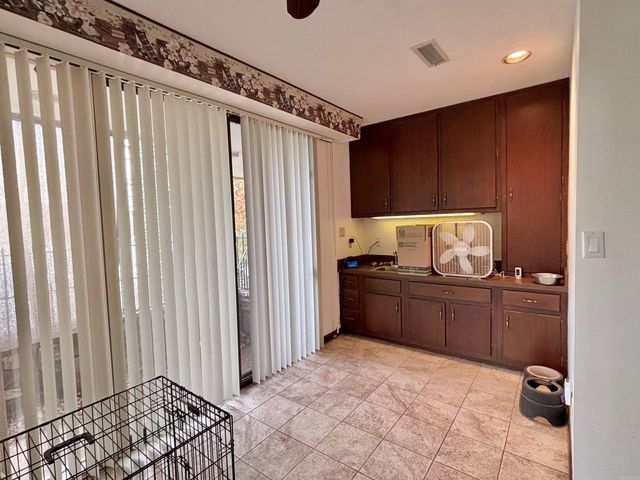 135 Iroquois Dr, Cherokee Village, AR 72529