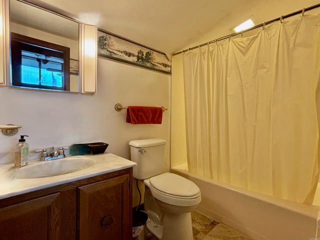 135 Iroquois Dr, Cherokee Village, AR 72529