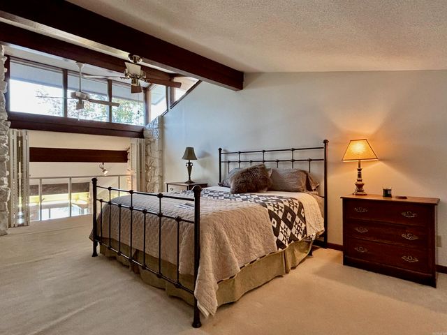 135 Iroquois Dr, Cherokee Village, AR 72529