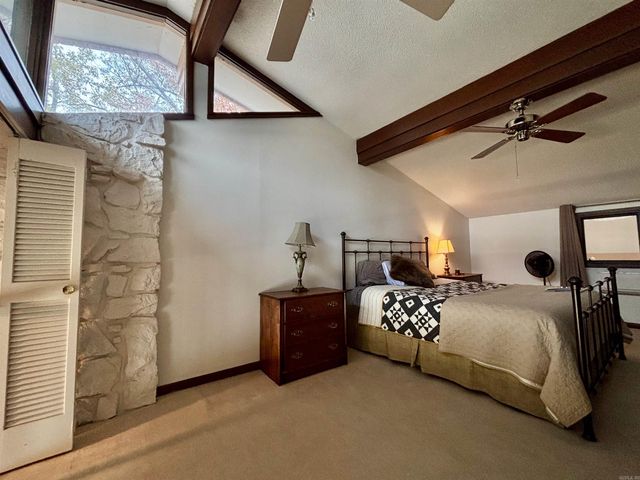 135 Iroquois Dr, Cherokee Village, AR 72529