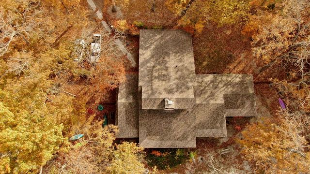 135 Iroquois Dr, Cherokee Village, AR 72529